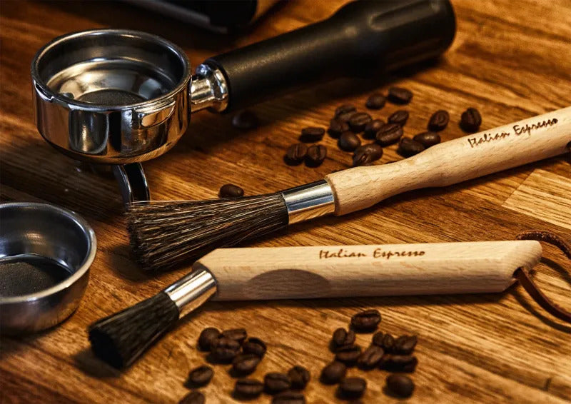 THE CONNOISSEUR'S KIT